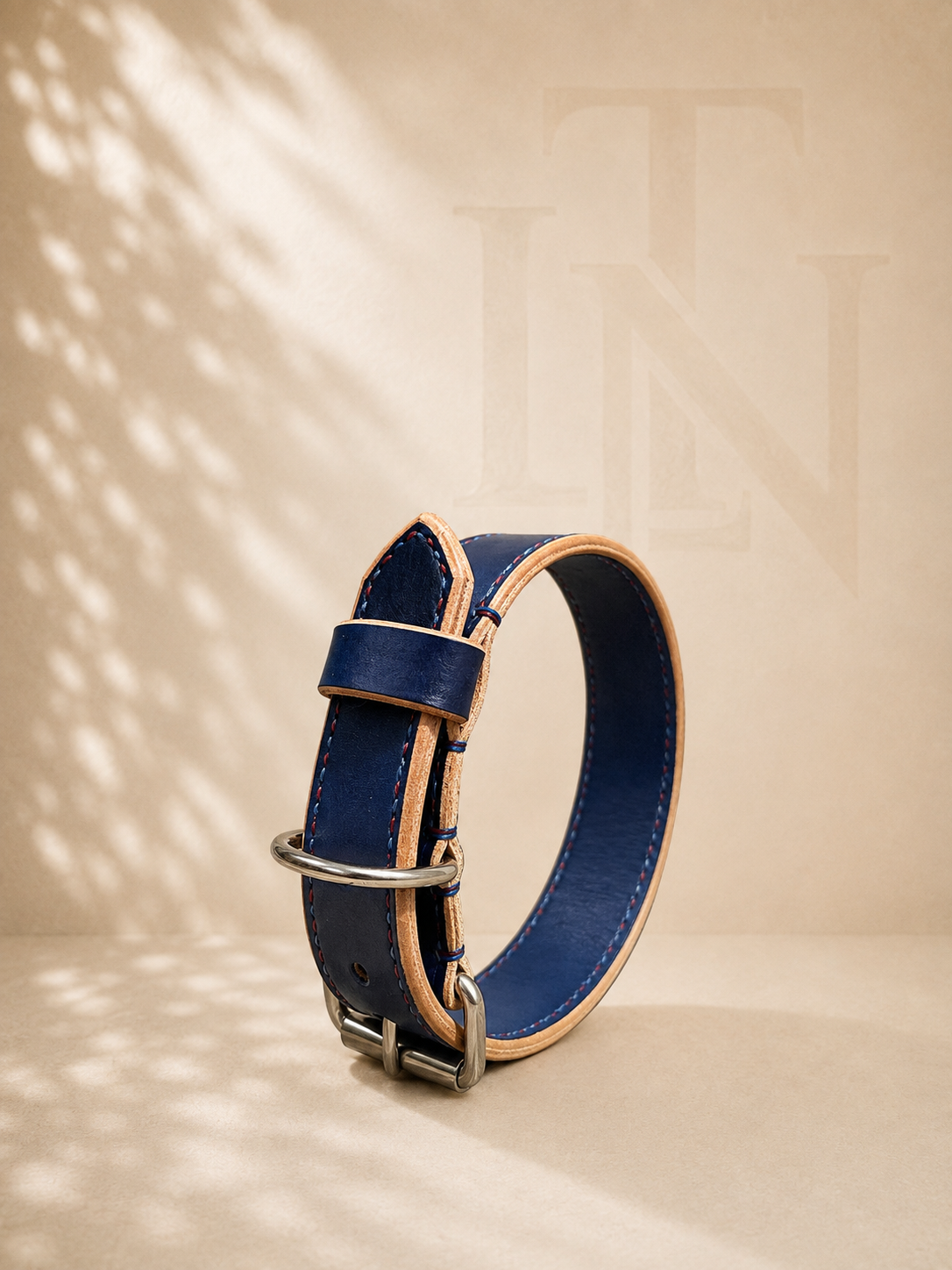 Collier pour chien Classic en cuir Bleu cousu main, passant en cuir et boucle inox