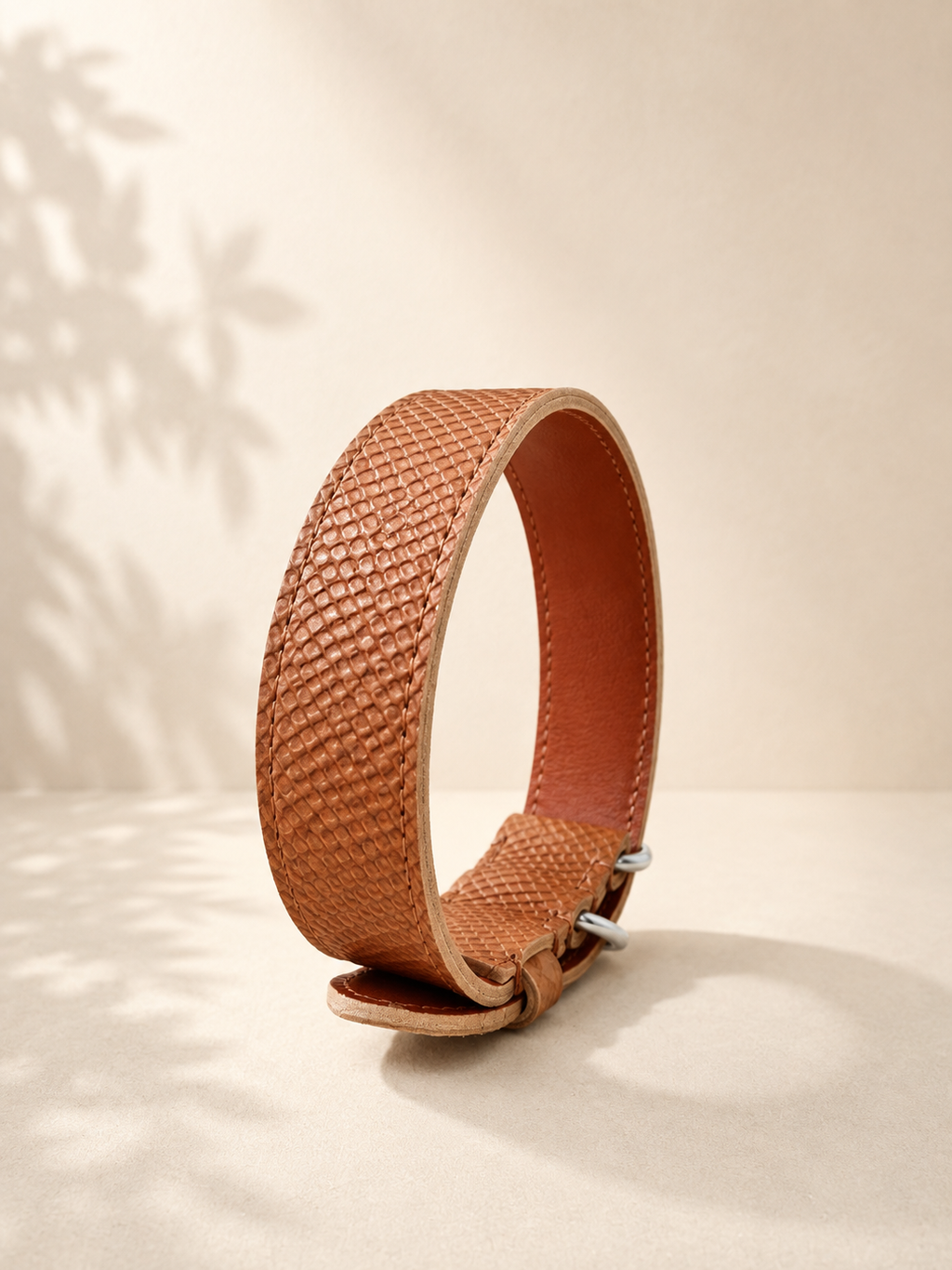 Collier pour chien Classic en cuir gaufré effet python Marron Clair, cousu main